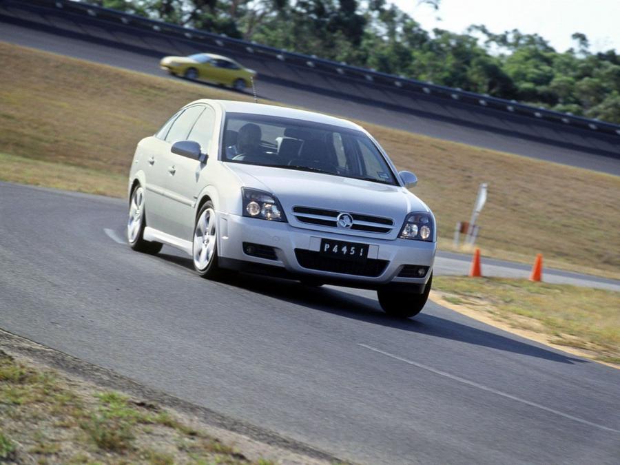  Holden Vectra Hatchback 2003 года  (фото 7 из 18)